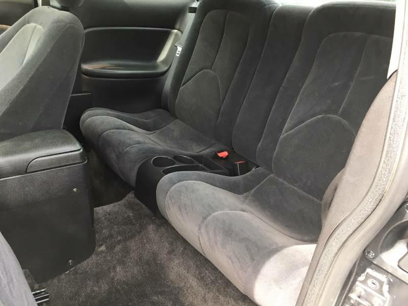 2002 Saturn SC2 Image 9