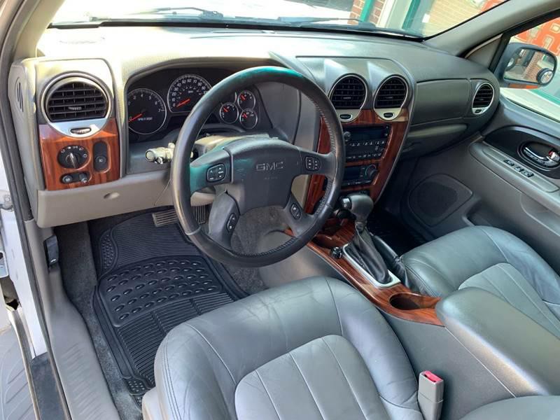 2004 GMC Envoy Image 8