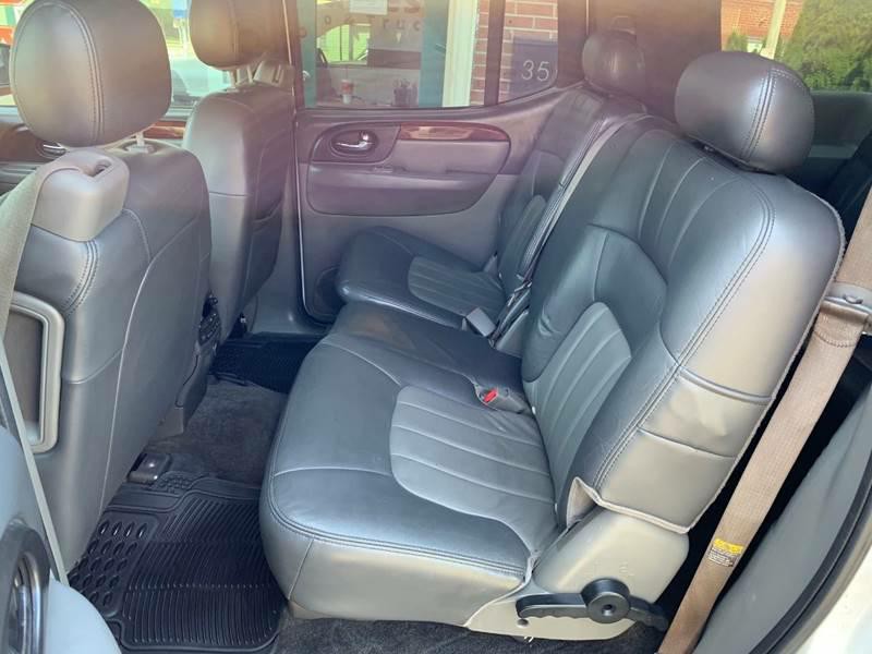 2004 GMC Envoy Image 10