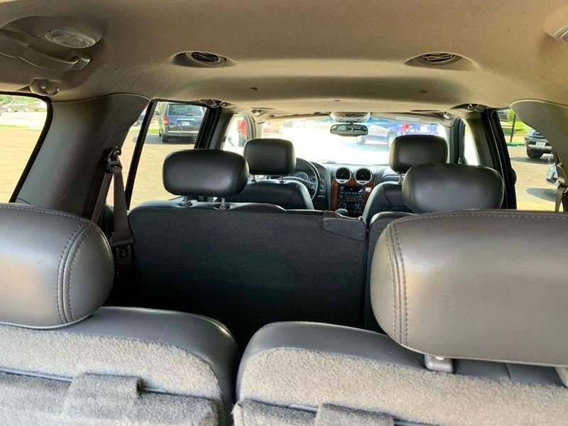 2004 GMC Envoy Image 12