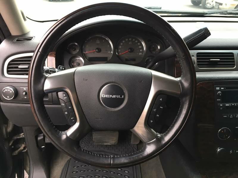 2007 GMC Yukon Image 12