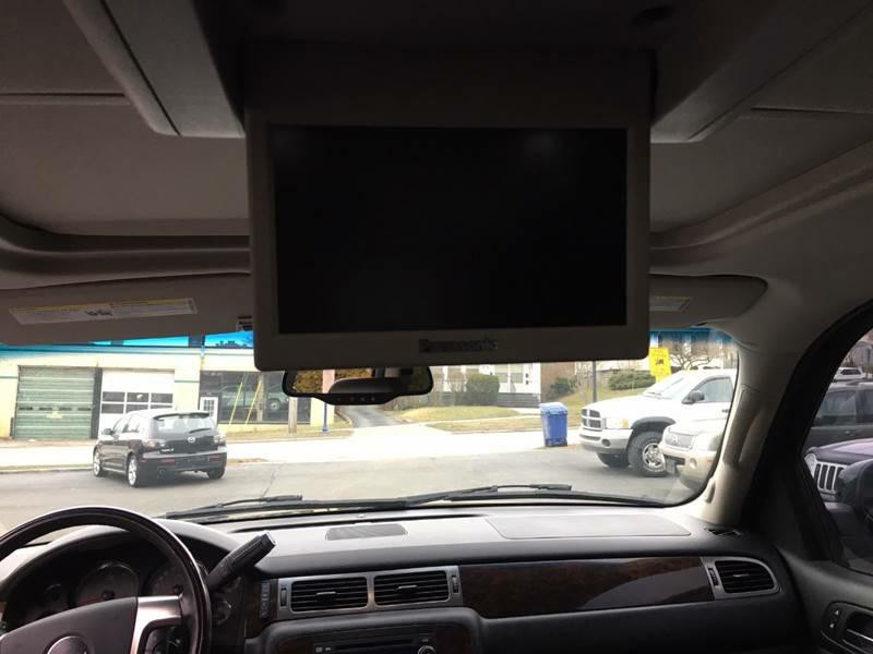 2007 GMC Yukon Image 17