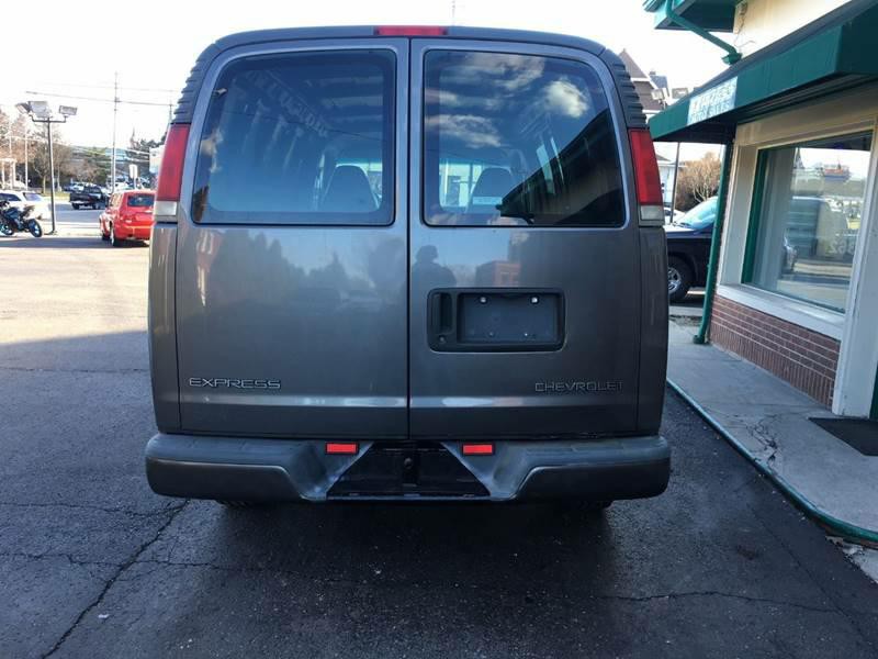 2000 Chevrolet Express Image 7