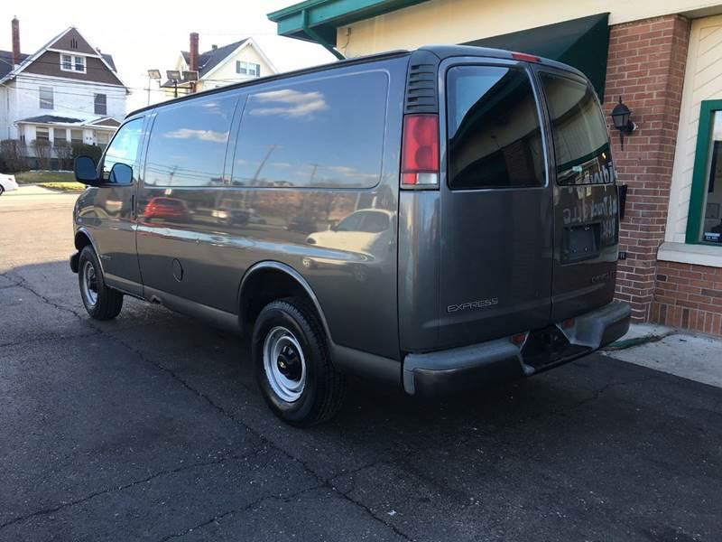 2000 Chevrolet Express Image 8