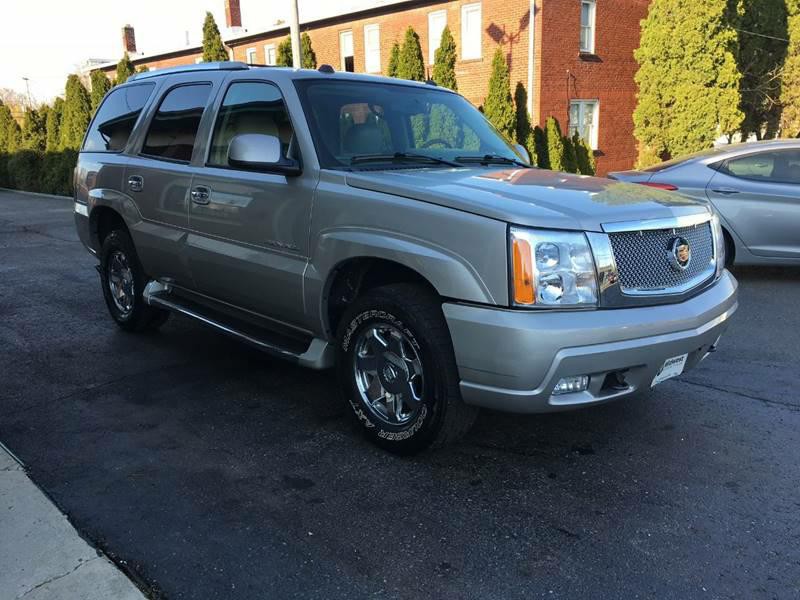 2004 Cadillac Escalade Image 3