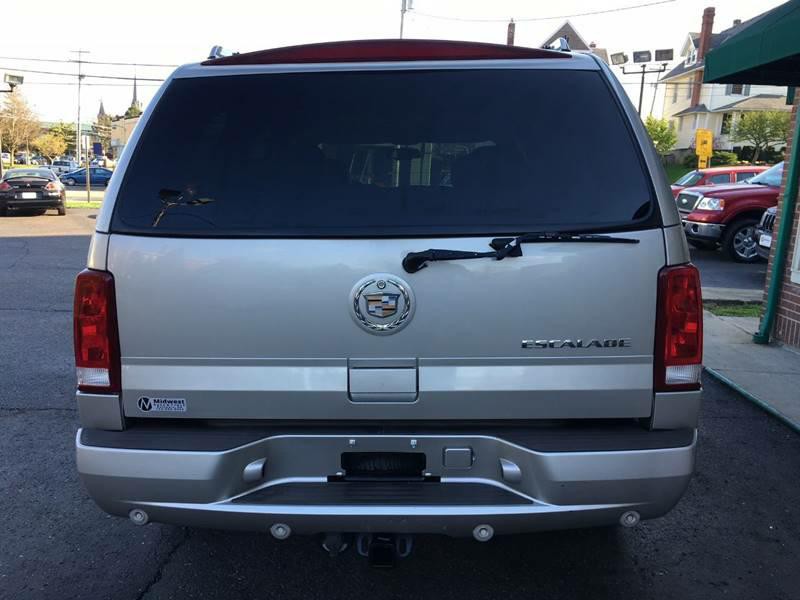 2004 Cadillac Escalade Image 5