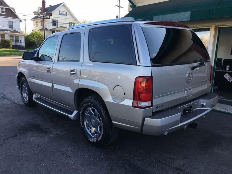 2004 Cadillac Escalade Image 6