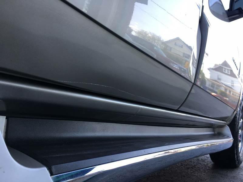 2004 Cadillac Escalade Image 15