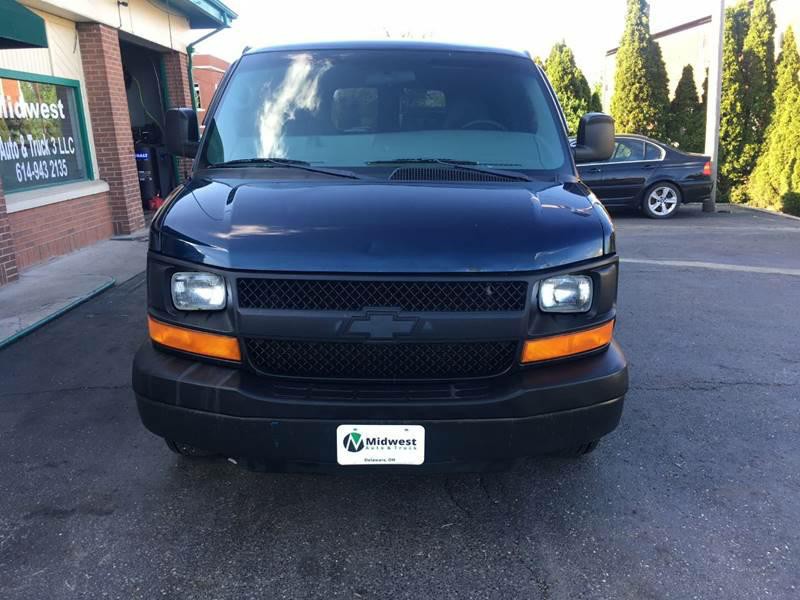 2008 Chevrolet Express Image 2