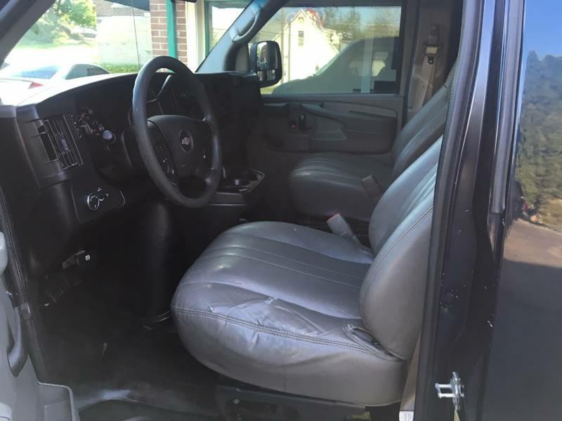 2008 Chevrolet Express Image 7