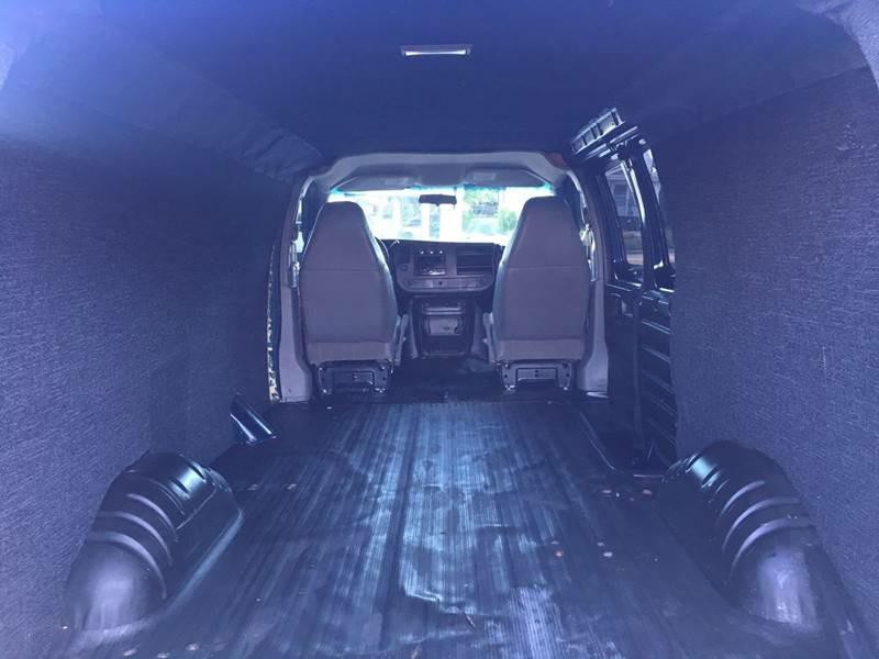 2008 Chevrolet Express Image 9