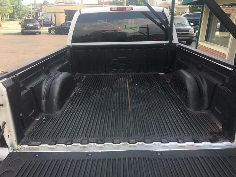 2005 Chevrolet Silverado 1500 Image 12