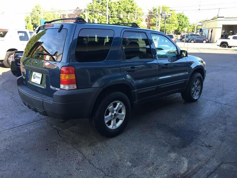 2005 Ford Escape Image 4