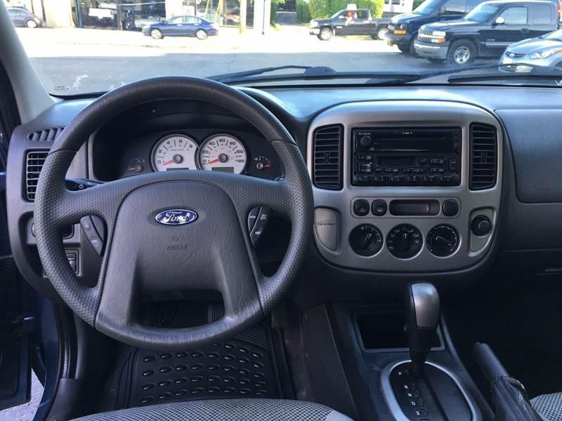 2005 Ford Escape Image 8