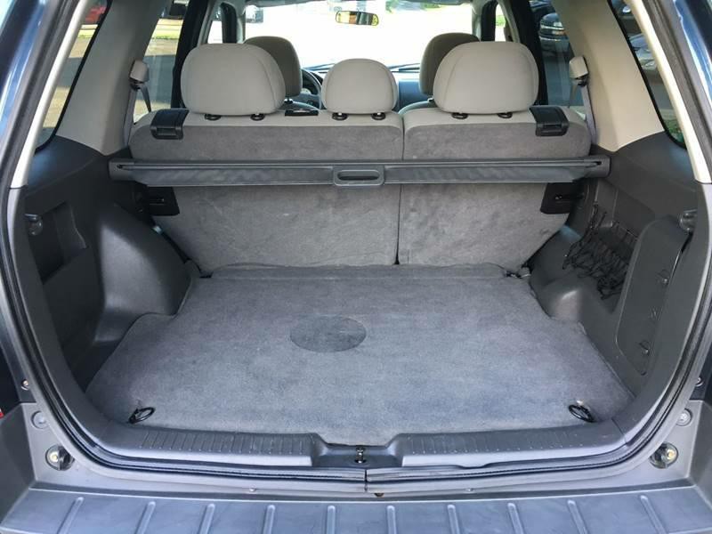 2005 Ford Escape Image 10