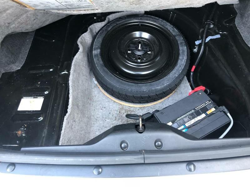 2003 Saturn ION Image 20