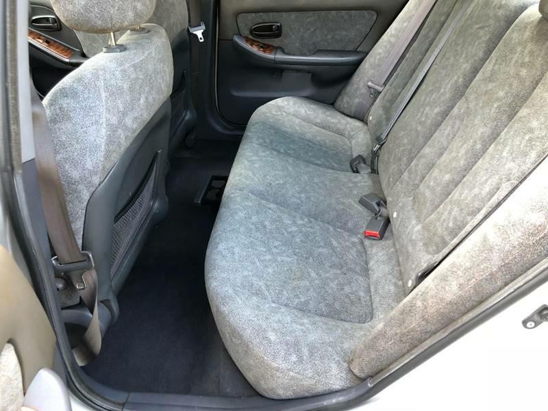 2002 Hyundai Elantra Image 11
