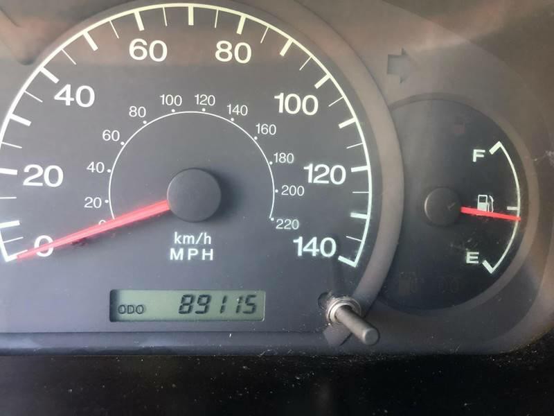 2002 Hyundai Elantra Image 12