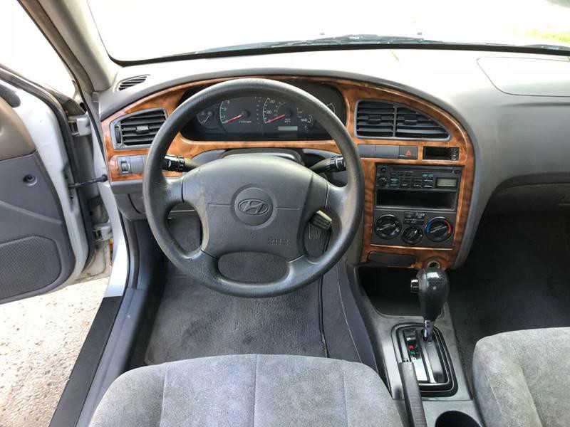 2002 Hyundai Elantra Image 14