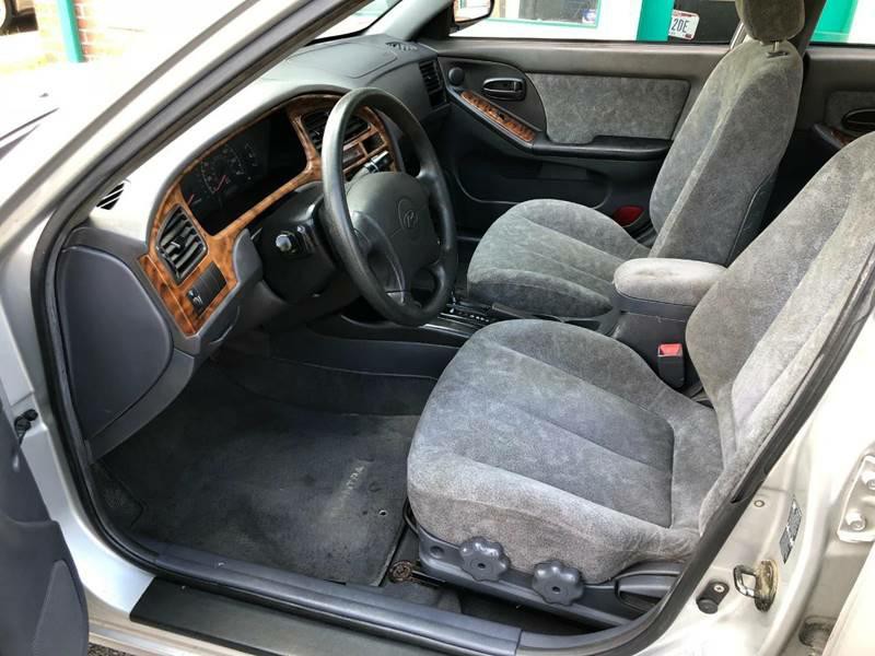 2002 Hyundai Elantra Image 17