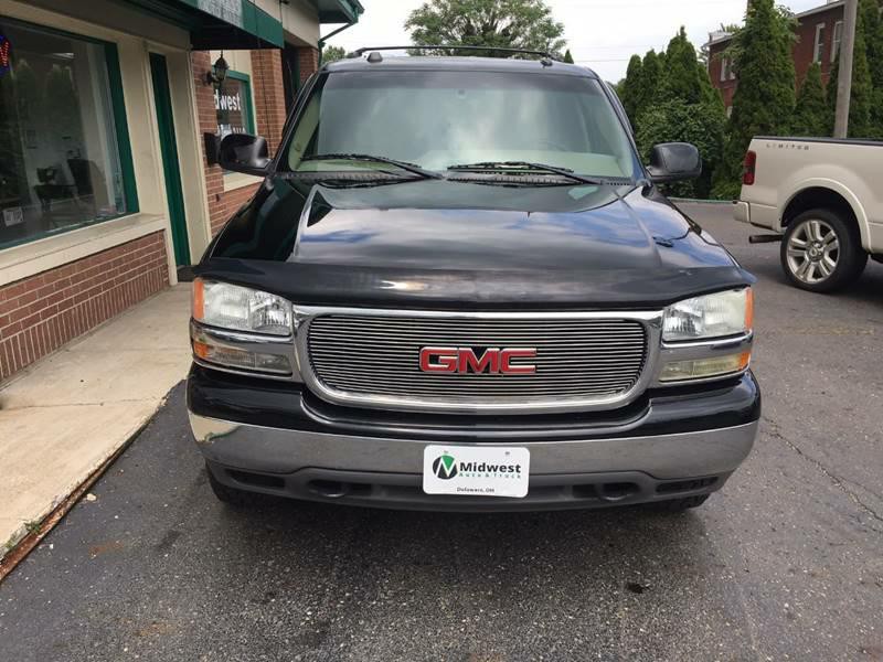 2004 GMC Yukon Image 2