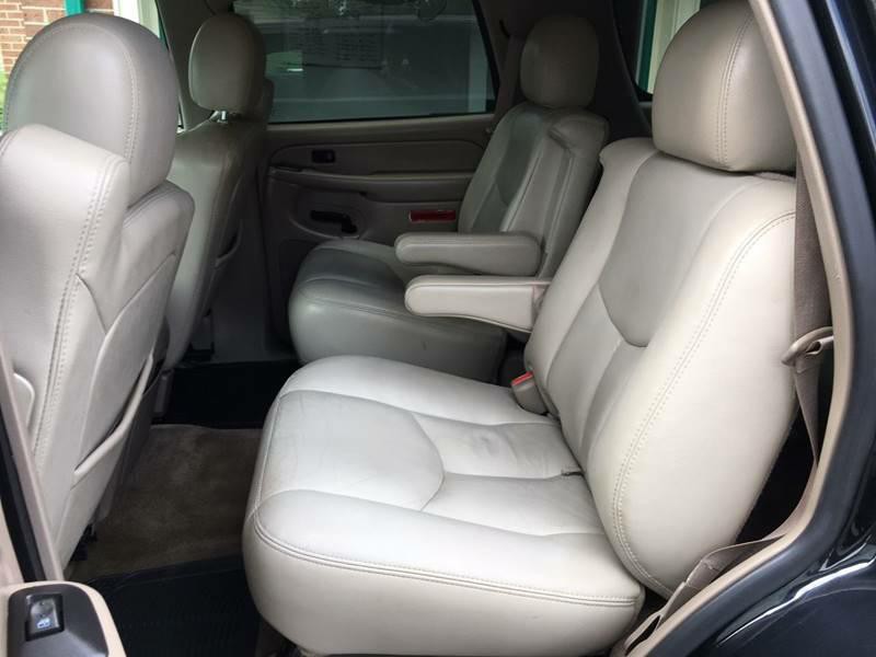 2004 GMC Yukon Image 9