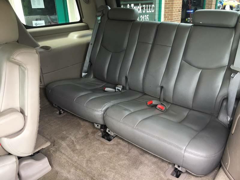 2004 GMC Yukon Image 10