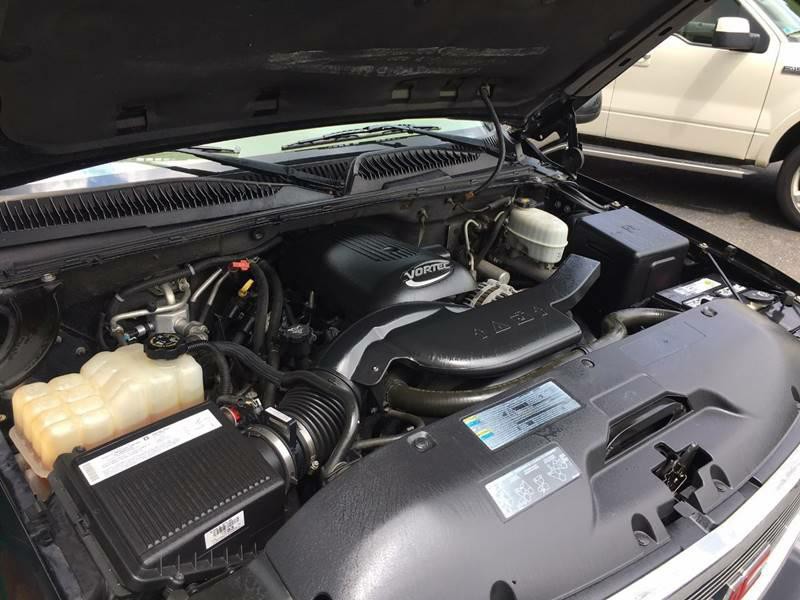 2004 GMC Yukon Image 12
