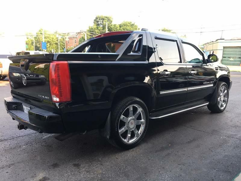 2008 Cadillac Escalade Image 4