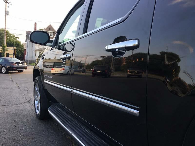 2008 Cadillac Escalade Image 9