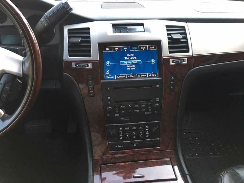 2008 Cadillac Escalade Image 13
