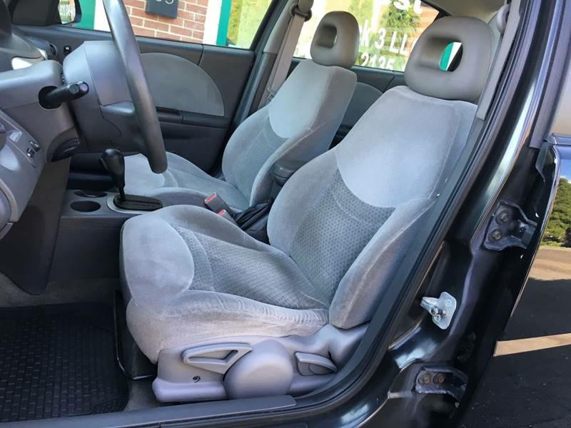 2004 Saturn ION Image 10