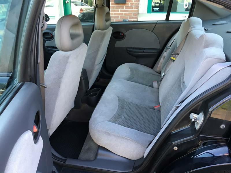 2004 Saturn ION Image 11