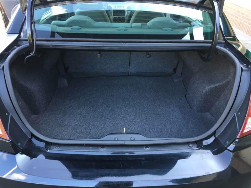 2004 Saturn ION Image 14