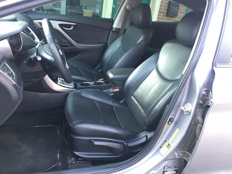 2012 Hyundai Elantra Image 12