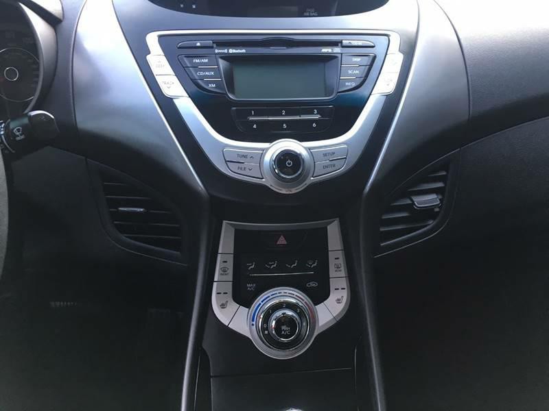 2012 Hyundai Elantra Image 16