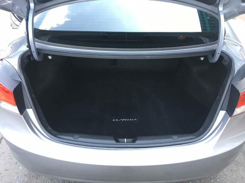 2012 Hyundai Elantra Image 18