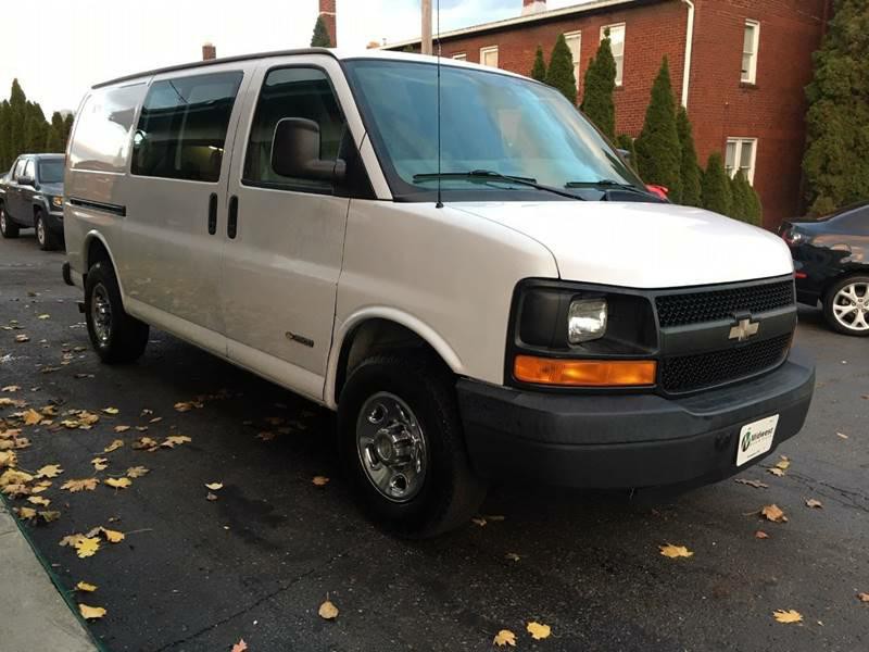 2006 Chevrolet Express Image 3