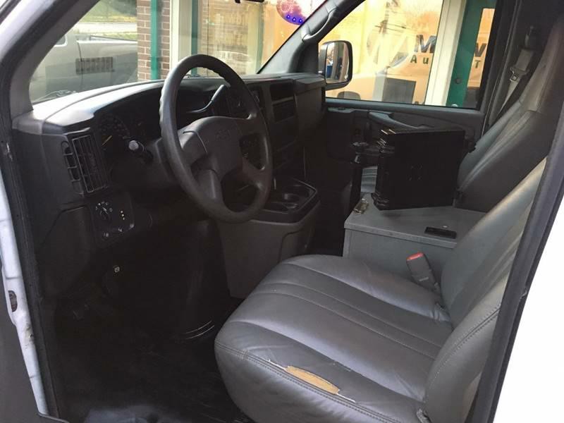 2006 Chevrolet Express Image 7