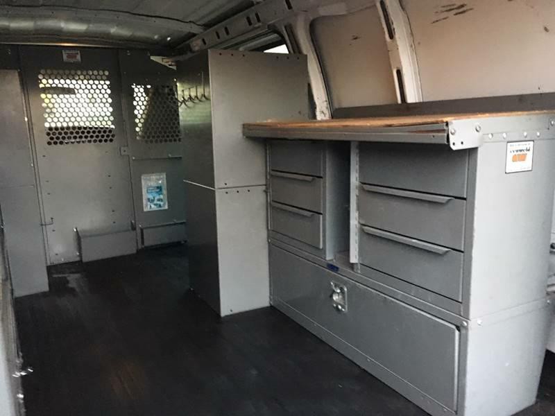 2006 Chevrolet Express Image 11