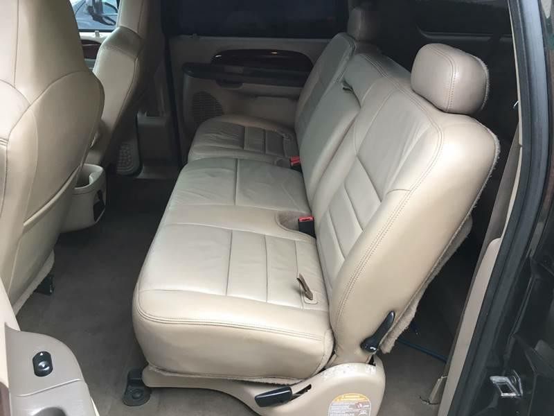 2003 Ford Excursion Image 13