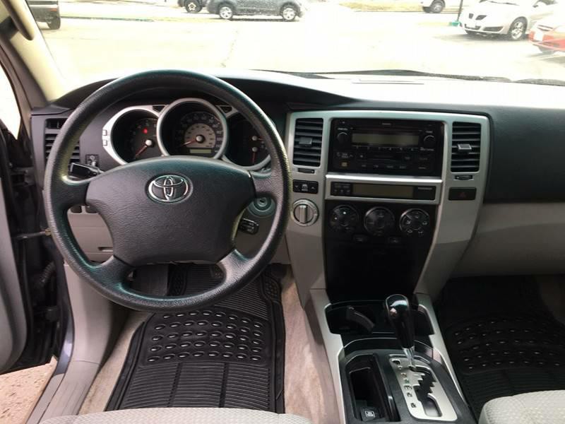 2004 Toyota 4Runner Image 11