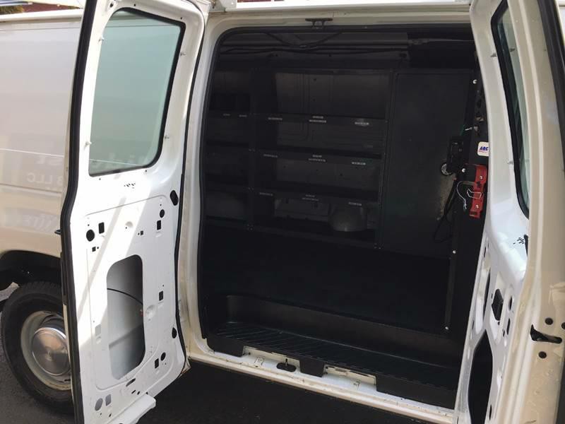 2006 Ford E-Series Image 14
