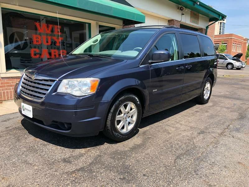 2008 Chrysler Town & Country Image 1
