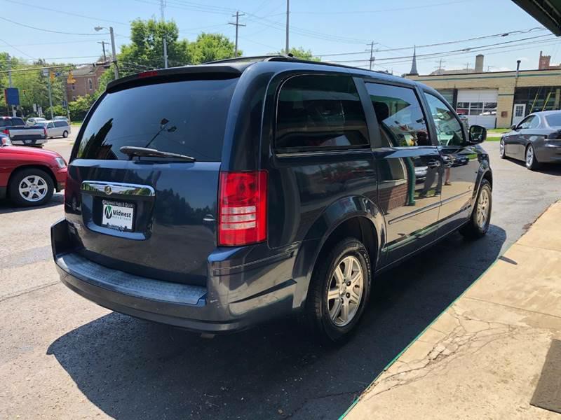 2008 Chrysler Town & Country Image 4