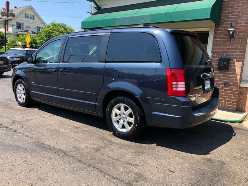 2008 Chrysler Town & Country Image 6