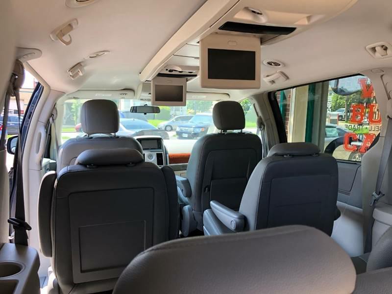 2008 Chrysler Town & Country Image 13