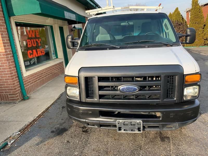 2009 Ford E-Series Image 2