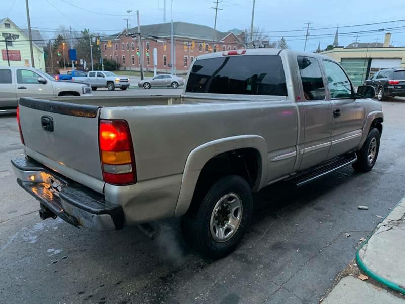 2002 GMC Sierra 2500 Image 4
