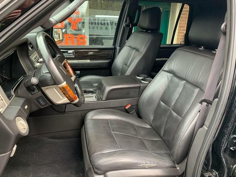 2008 Lincoln Navigator Image 10